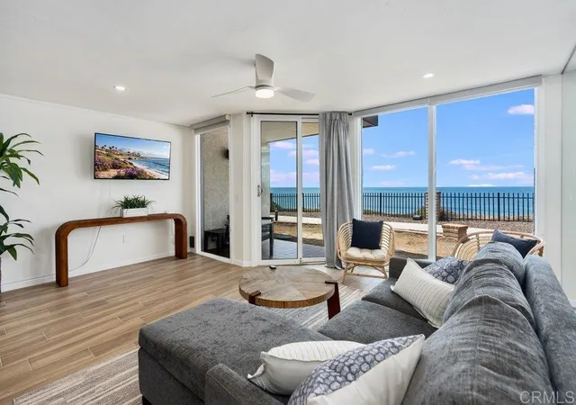 Listing Photo 3 - Condo for sale in building located at 190 Del Mar Shores, Solana Beach, CA 92075 - Unit #7