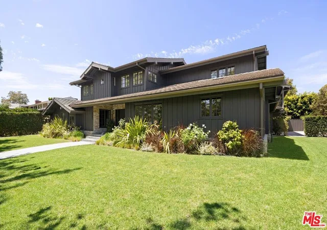 Photo 3 of Mansion for sale at 14901 Ramos Pl, Pacific Palisades, CA 90272 | MLS# 26871363 | Listing updated on 2026-09-23