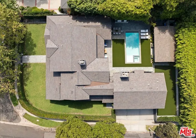 Photo 3 of Single family home for sale at 14901 Ramos Pl, Pacific Palisades, CA 90272 | MLS# 26871363 | Listing updated on 2026-09-23