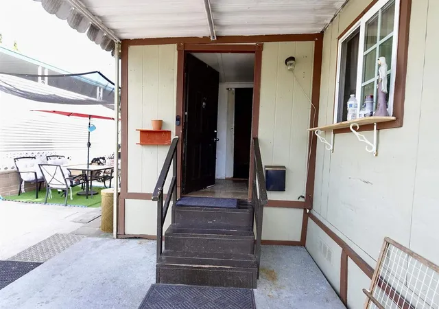 Photo 3 of Manufactured home for sale at 200 Olive Ave #27, Vista, CA 92083 | MLS# NDP2607644 | Listing updated on 2026-10-05