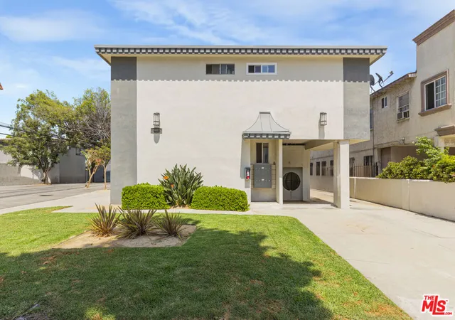 Photo 3 of Multi family home for sale at 3602 Keystone Ave, Los Angeles, CA 90034 | MLS# 26872159 | Listing updated on 2026-10-02