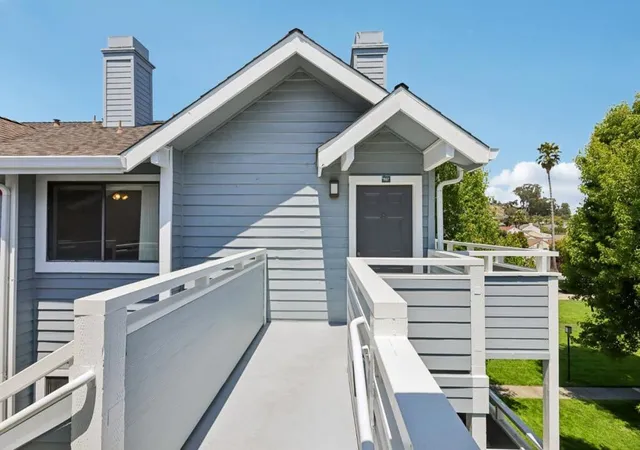 Photo 3 of Condo for sale at 41 Grandview St #907, Santa Cruz, CA 95060 | MLS# ML82057630 | Listing updated on 2026-10-07