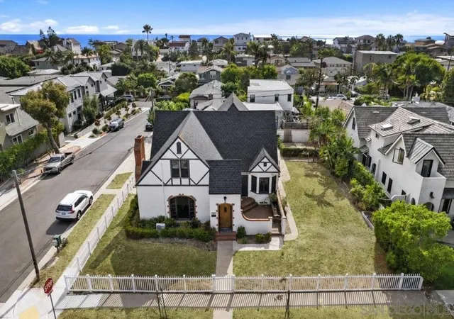 Photo 3 of Single family home for sale at 304 La Veta Ave, Encinitas, CA 92024 | MLS# 260019874SD | Listing updated on 2026-09-25
