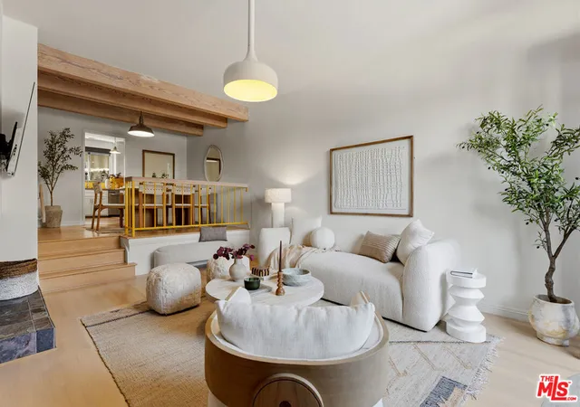 Photo 1 of Sale Pending at 958 18th Street #4, Santa Monica, CA 90403 | MLS# 26871193 | Listing updated on 2026-10-01