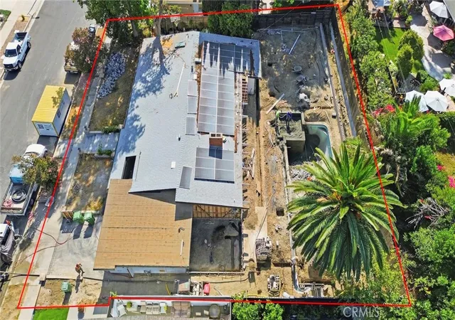 Photo 4 of Single family home for sale at 24222 Caris, Woodland Hills, CA 91367 | MLS# DW26177765 | Listing updated on 2026-09-13