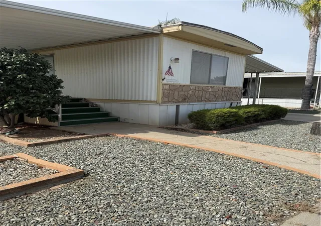 Photo 3 of Manufactured home for sale at 27601 Sun City Blvd Sp 117, Menifee, CA 92586 | MLS# SW26177713 | Listing updated on 2026-10-06