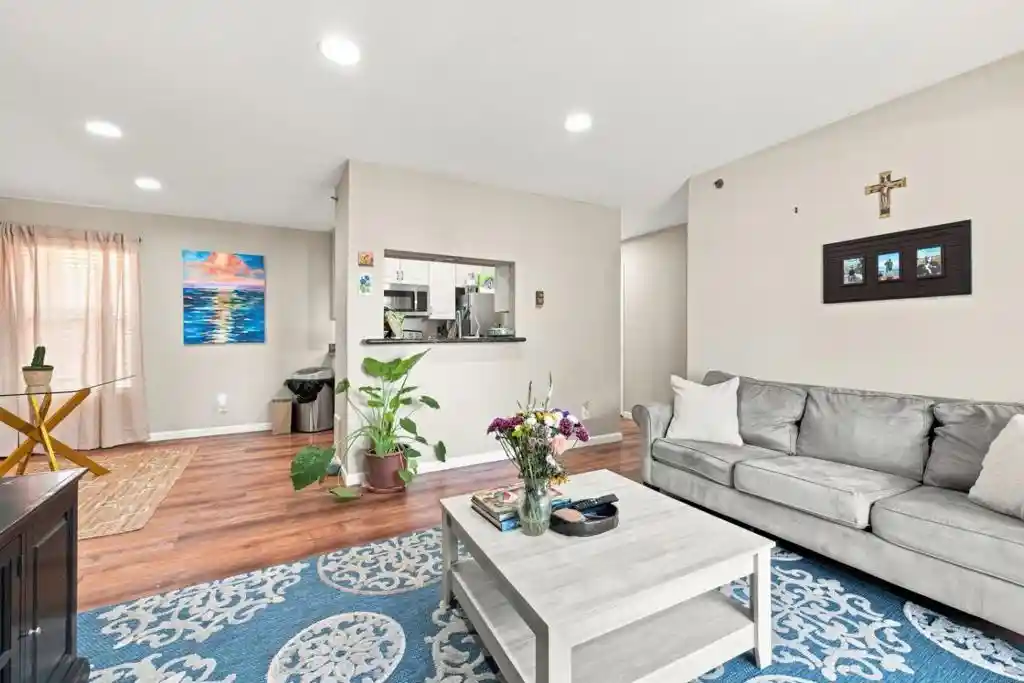 Listing Photo 1 - Condo for sale in 680 Dartmore Ln located at 680 Dartmore Ln, Hayward, CA 94544 - Unit #259