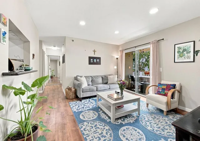 Listing Photo 3 - Condo for sale in building located at 680 Dartmore Ln, Hayward, CA 94544 - Unit #259