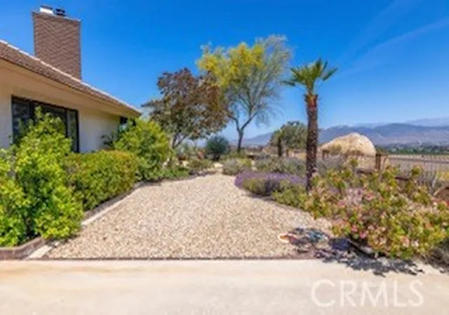 Photo 3 of Single family home for sale at 27810 Lake St, Hemet, CA 92544 | MLS# SW26177806 | Listing updated on 2026-09-21