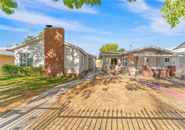 Listing Photo 3 - Condo for sale in building located at 44636 Cedar Ave, Lancaster, CA 93534