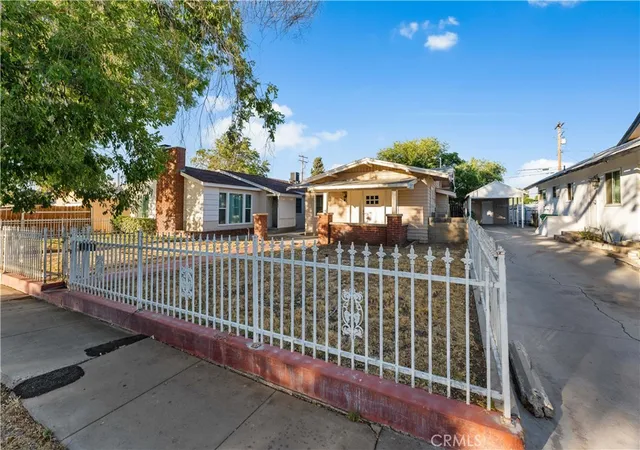 Listing Photo 5 - Condo for sale in building located at 44636 Cedar Ave, Lancaster, CA 93534