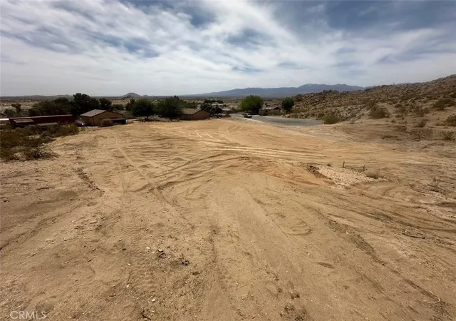 Photo 1 of Land for sale at 17707 Queensglen Ave, Palmdale, CA 93591 | MLS# PW26177863 | Listing updated on 2026-09-13