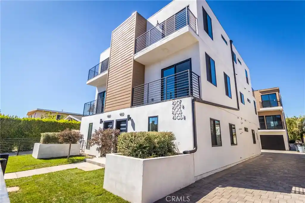 Photo 1 of Multi family home for sale at 4505 W 18 Street, Los Angeles, CA 90019 | MLS# BB26177778 | Listing updated on 2026-08-14
