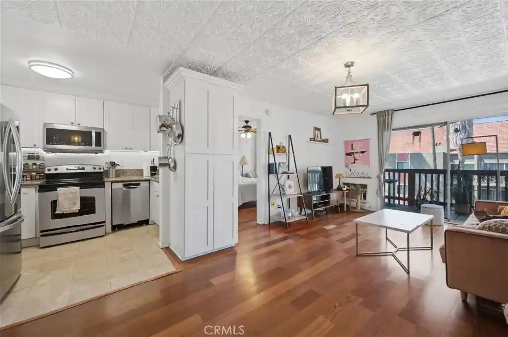 Condo for sale at 525 S Ardmore Ave #320, Los Angeles, CA 90020 | MLS# SR26177089