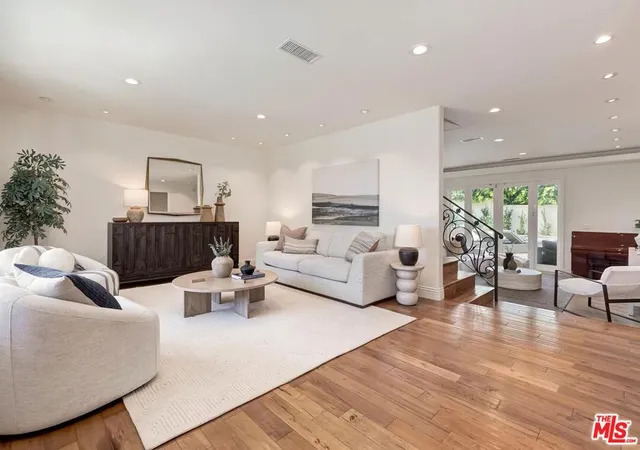 Photo 4 of Sale Pending at 14707 W Sunset Blvd, Pacific Palisades, CA 90272 | MLS# 26871695 | Listing updated on 2026-10-29