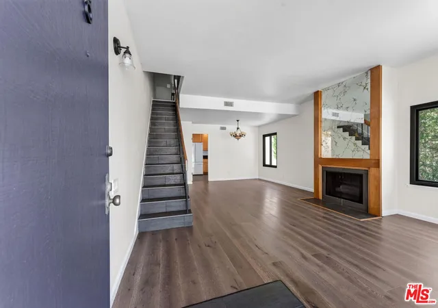 Photo 3 of Condo for sale at 1314 17th Street #8, Santa Monica, CA 90404 | MLS# 26872491 | Listing updated on 2026-09-12
