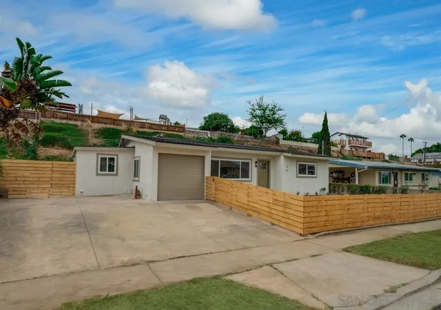 Photo 3 of Sale Pending at 24 E Paisley, Chula Vista, CA 91911 | MLS# 260019919SD | Listing updated on 2026-09-06