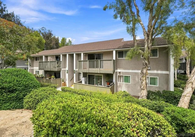 Listing Photo 3 - Condo for sale in building located at 6333 College Grv Wy, San Diego, CA 92115 - Unit #10202