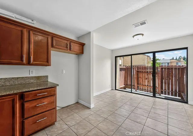 Listing Photo 4 - Condo for sale in building located at 1381 S Walnut, Anaheim, CA 92802 - Unit #2304