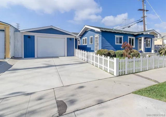 Photo 3 of Sale Pending at 3320 Orange Ave, San Diego, CA 92104 | MLS# 260019927SD | Listing updated on 2026-09-27
