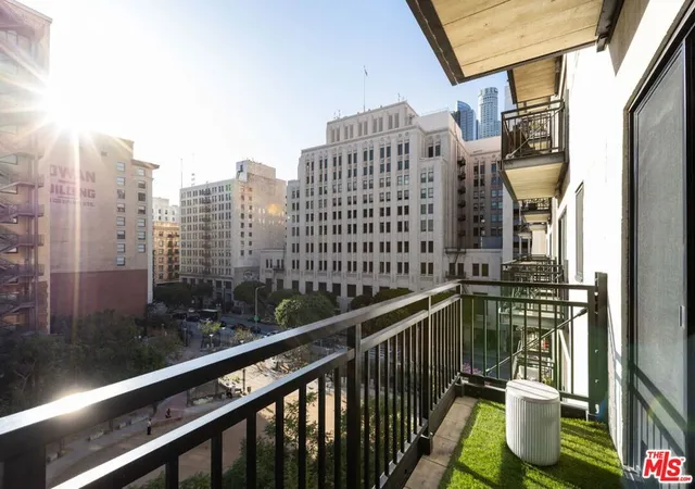 Listing Photo 3 - Condo for sale in building located at 416 S Spring St, Los Angeles, CA 90013 - Unit #609