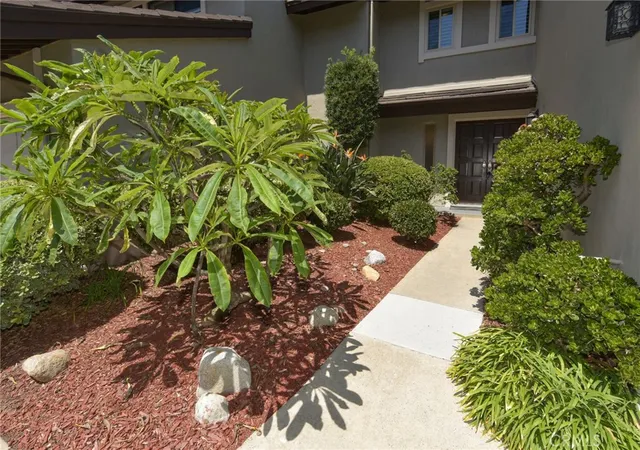 Photo 2 of Townhouse for sale at 4732 Amberwood Ct, Carlsbad, CA 92008 | MLS# HD26175378 | Listing updated on 2026-09-29