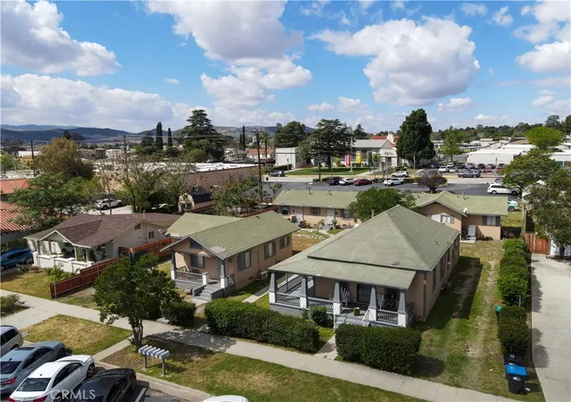 Photo 1 of Multi family home for sale at 333 N Murray, Banning, CA 92220 | MLS# AR26178170 | Listing updated on 2026-09-29