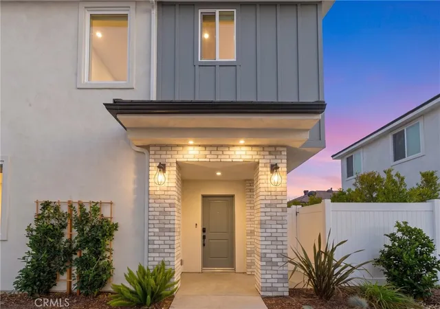 Photo 2 of Single family home for sale at 15540 Colorado, Paramount, CA 90723 | MLS# IG26178135 | Listing updated on 2026-10-09
