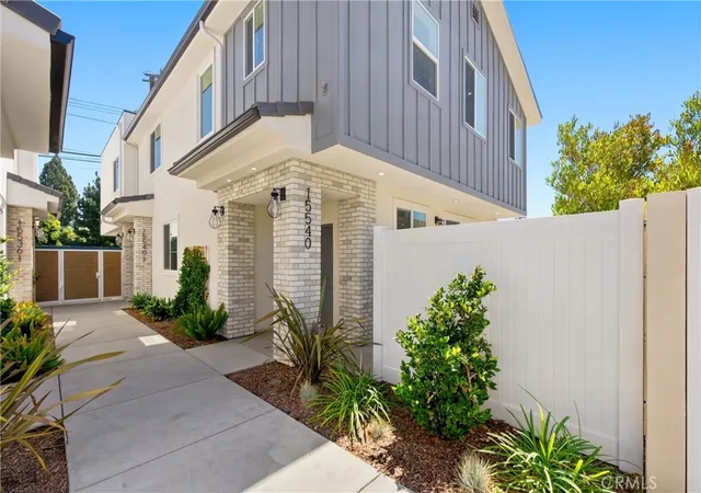 Photo 3 of Single family home for sale at 15540 Colorado, Paramount, CA 90723 | MLS# IG26178135 | Listing updated on 2026-10-09