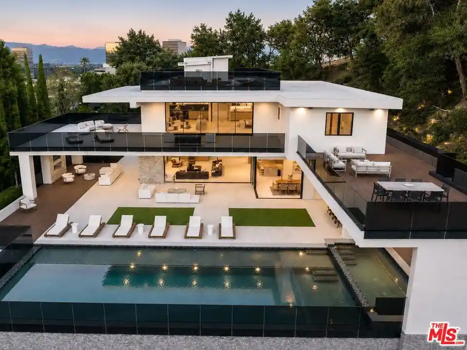 Photo 1 of Mansion for sale at 4701 Sophia Ave, Encino, CA 91436 | MLS# 26871907 | Listing updated on 2026-10-19