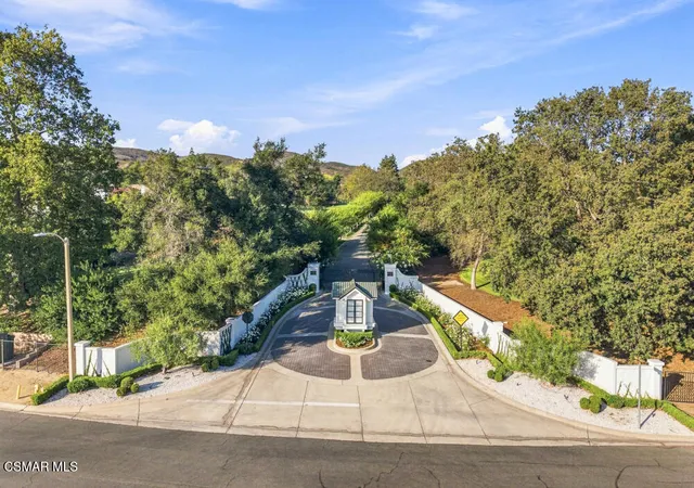 Photo 2 of Mansion for sale at 4400 Oak Pl Dr, Westlake Village, CA 91362 | MLS# 226003882 | Listing updated on 2026-09-13