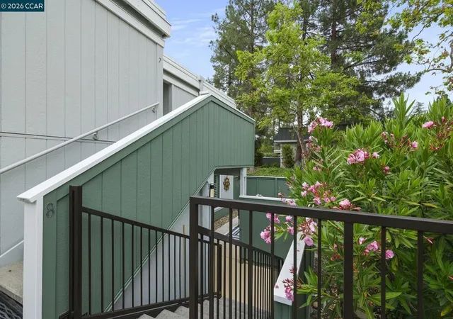 Photo 3 of Sale Pending at 1100 Singingwood #8, Walnut Creek, CA 94595 | MLS# 41145028 | Listing updated on 2026-09-25