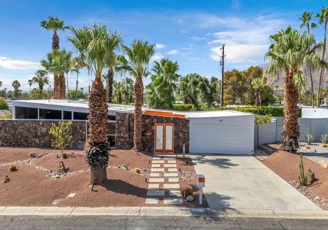 Photo 2 of Single family home for sale at 403 E Desert Willow Cir, Palm Springs, CA 92262 | MLS# 219151401PS | Listing updated on 2026-10-02