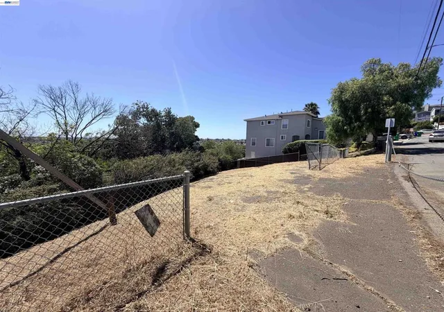 Photo 2 of Land for sale at 14643 Saturn Dr, Castro Valley, CA 94578 | MLS# 41145035 | Listing updated on 2026-10-06