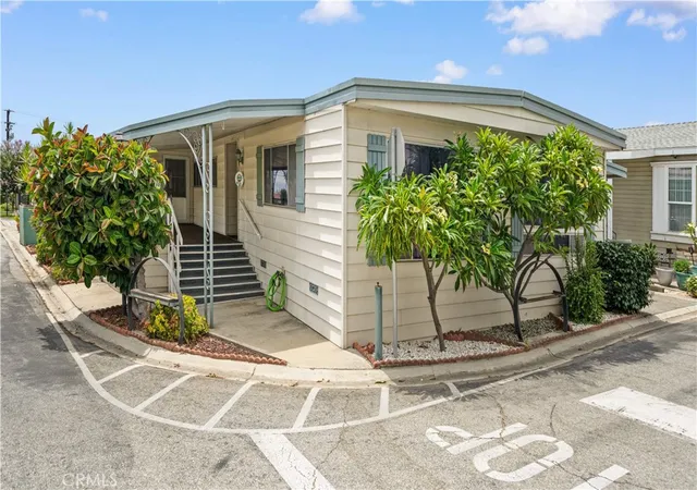 Photo 3 of Manufactured home for sale at 1035 E 17 Huntington Ave #17, Monrovia, CA 91016 | MLS# AR26175923 | Listing updated on 2026-09-30
