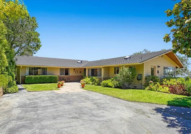 Photo 2 of Single family home for sale at 260 Oak, Watsonville, CA 95076 | MLS# ML82057741 | Listing updated on 2026-10-12