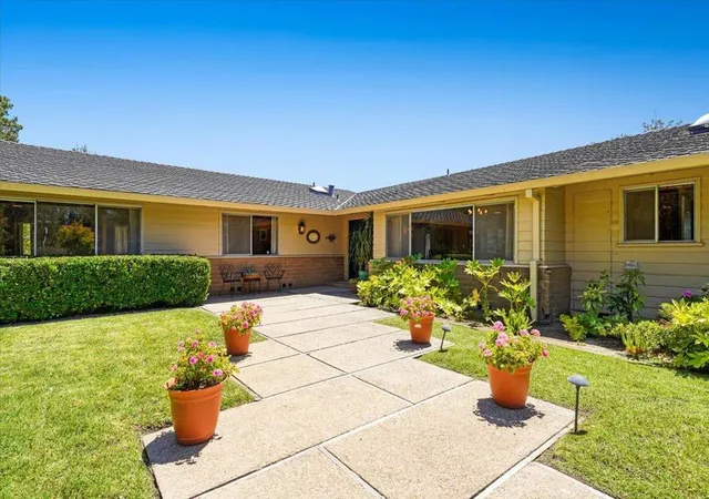 Photo 3 of Single family home for sale at 260 Oak, Watsonville, CA 95076 | MLS# ML82057741 | Listing updated on 2026-10-12