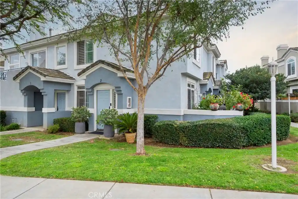 Listing Photo 2 - Condo for sale in 686 Azure located at 686 Azure, Corona, CA 92879 - Unit 686 Azure
