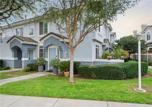 Listing Photo 2 - Condo for sale in building located at 686 Azure, Corona, CA 92879