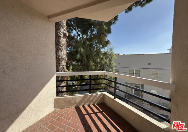 Photo 2 of Condo for sale at 120 S Crescent Dr #102, Beverly Hills, CA 90212 | MLS# 26872617 | Listing updated on 2026-09-18