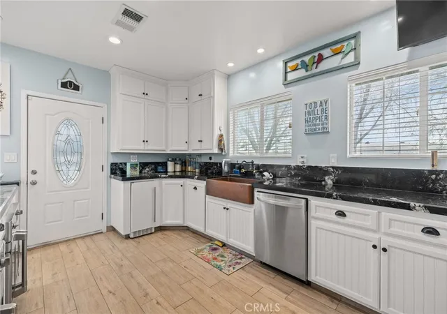 Photo 4 of Single family home for sale at 28106 Highway 119, Taft, CA 93268 | MLS# SR26177701 | Listing updated on 2026-10-28