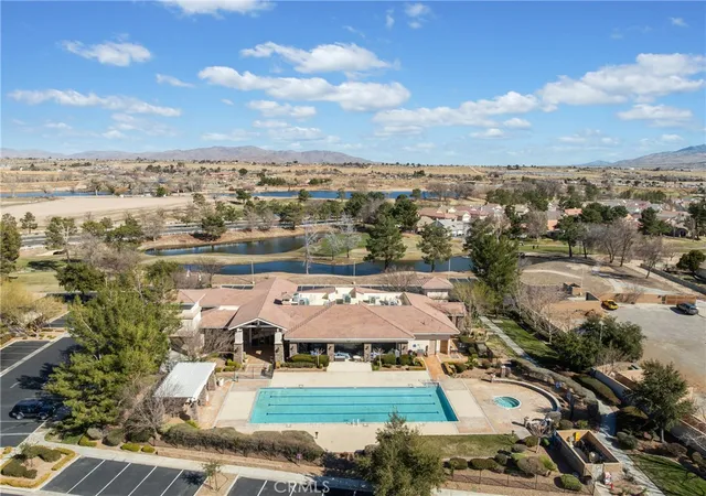 Photo 4 of Sale Pending at 19064 Elm Dr, Apple Valley, CA 92308 | MLS# HD26178384 | Listing updated on 2026-09-23