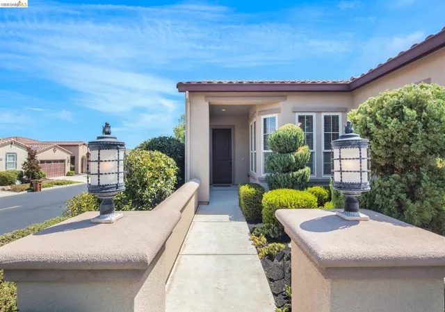 Photo 2 of Single family home for sale at 1806 Moscato Pl, Brentwood, CA 94513 | MLS# 41145065 | Listing updated on 2026-09-13