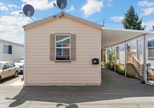 Photo 1 of Sale Pending at 1850 Evans Ln #22, San Jose, CA 95125 | MLS# ML82057777 | Listing updated on 2026-09-29