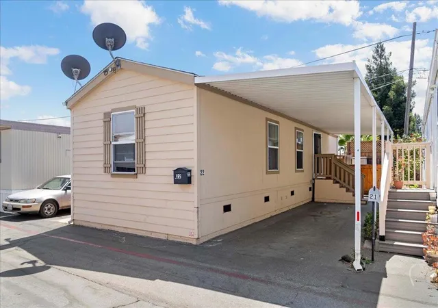 Photo 2 of Sale Pending at 1850 Evans Ln #22, San Jose, CA 95125 | MLS# ML82057777 | Listing updated on 2026-09-29