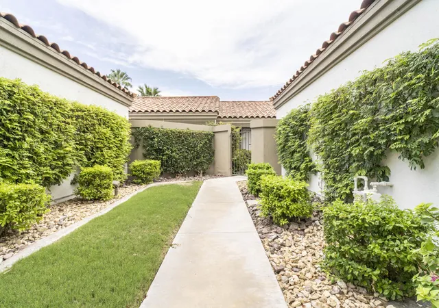 Photo 3 of Condo for sale at 55412 Riviera, La Quinta, CA 92253 | MLS# 219151417DA | Listing updated on 2026-09-13