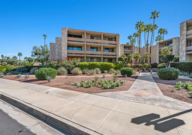 Photo 3 of Condo for sale at 1630 La Reina Wy #3c, Palm Springs, CA 92264 | MLS# 219151418DA | Listing updated on 2026-10-09