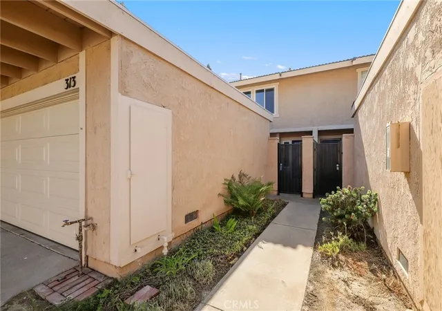 Photo 4 of Single family home for sale at 313 S Belmont Ln, Placentia, CA 92870 | MLS# PW26176224 | Listing updated on 2026-10-08