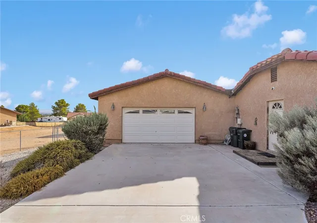 Photo 3 of Single family home for sale at 19025 Munsee, Apple Valley, CA 92307 | MLS# CV26178579 | Listing updated on 2026-09-19