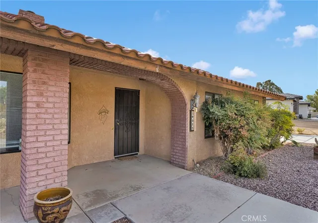 Photo 4 of Single family home for sale at 19025 Munsee, Apple Valley, CA 92307 | MLS# CV26178579 | Listing updated on 2026-09-19